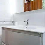 Charming With An Excellent Location 아파트